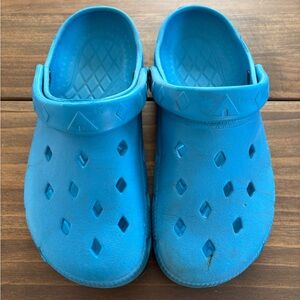 Airwalk Blue Slip-On Clogs 8